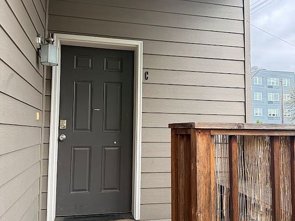 2nd image of 3324 SE 11th Ave #C