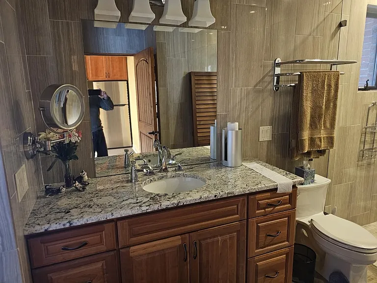 7040 N Montecatina Dr — Photo 12