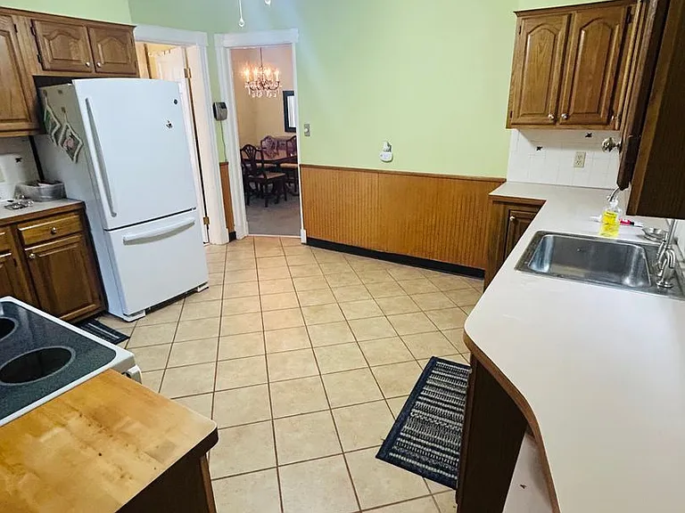 219 W Main St — Photo 12