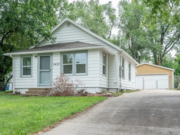 2427 E 37th Ct, Des Moines, IA 50317