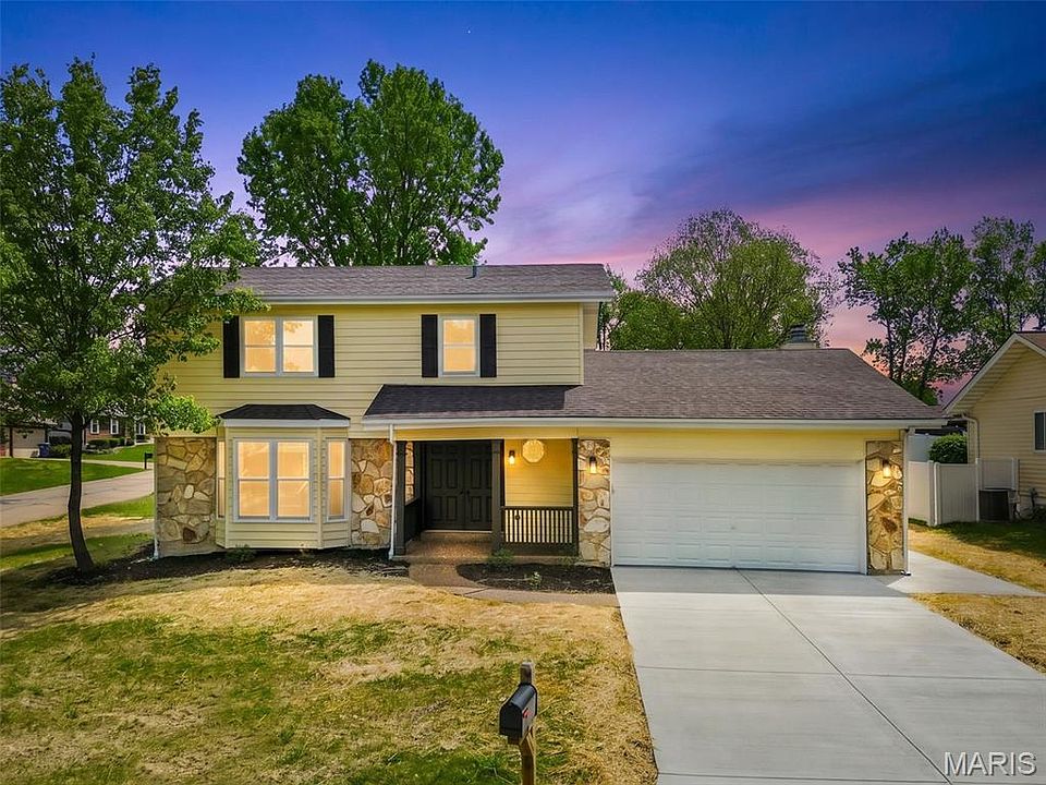1st image of 832 Summerview Dr