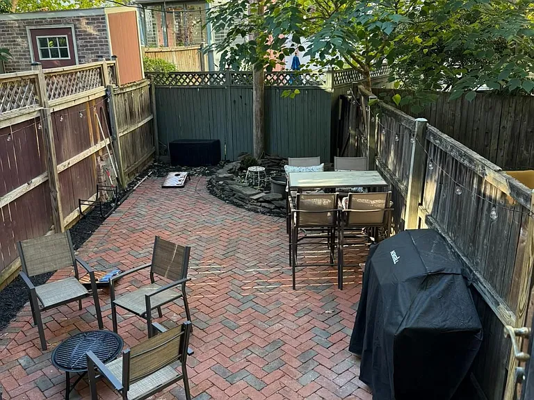 318 N Carolina Ave SE #1 — Photo 1