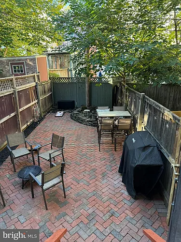 318 N Carolina Ave SE #1 Photo 1