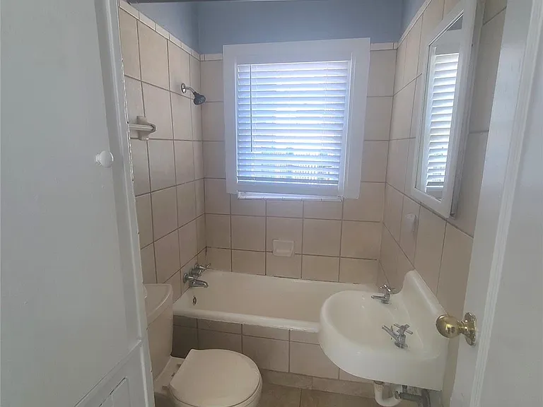 4414 Woodside St #10 — Photo 11