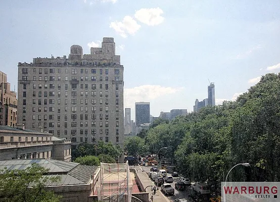 Sold by Warburg | media 16