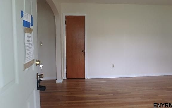 4th image of 21 Chapman Dr