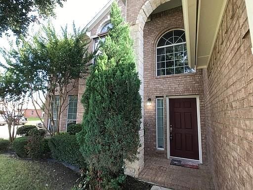 3rd image of 2701 Gray Rock Dr