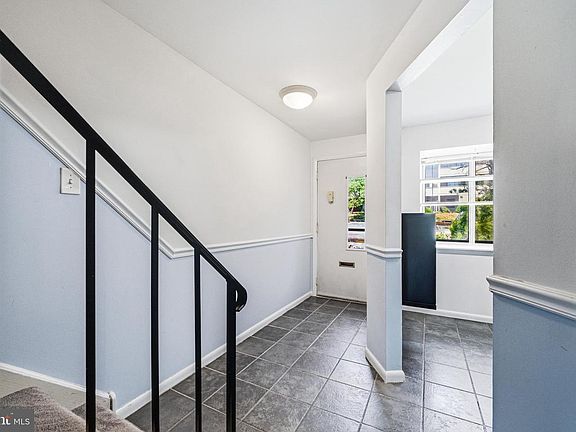 5th image of 470 Summit House