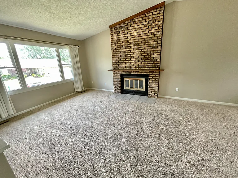 105 Colony Dr — Photo 15