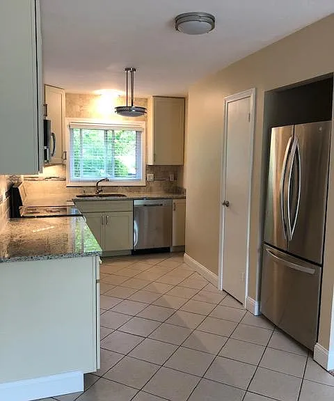 B11 Stonehedge Dr — Photo 6