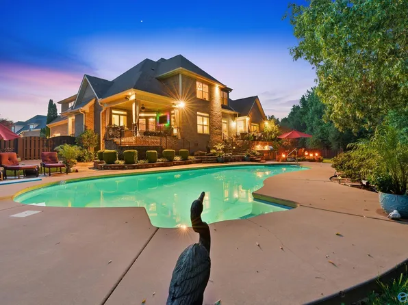 125 Foxfield Dr, Madison, AL 35758