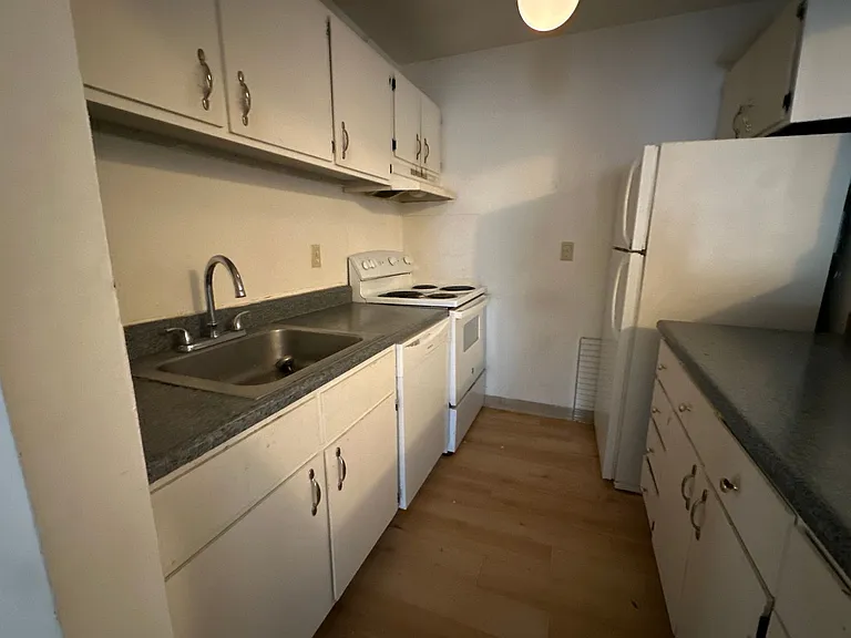 University Park Apartments near Cornell University — Photo 229