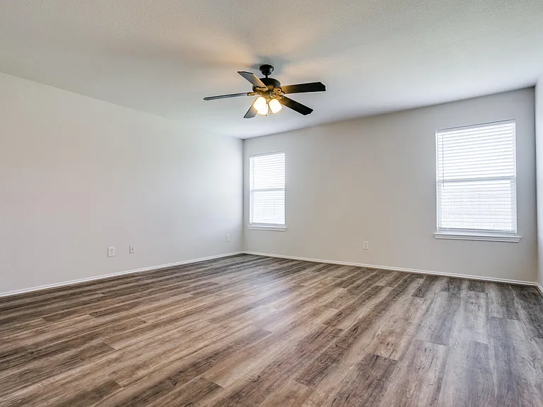 5617 Talons Crest Cir — Photo 15