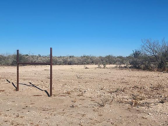 2nd image of 638 Sunshine Valley Rd.