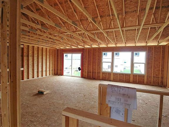 2nd image of 957 Dreamfield Dr SE