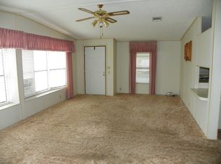 6080 Palm Breezes Dr, Lake Worth, FL 33462