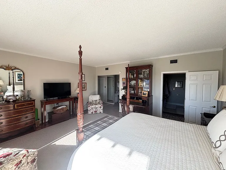 1829 Senate St #9C — Photo 21