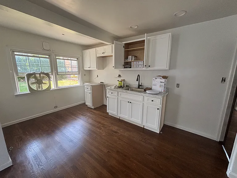 27 Old Jerome Ave #1 — Photo 3