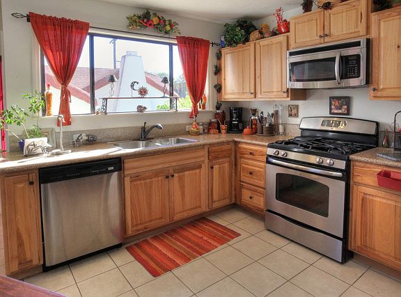 3rd image of 1108 Olive St