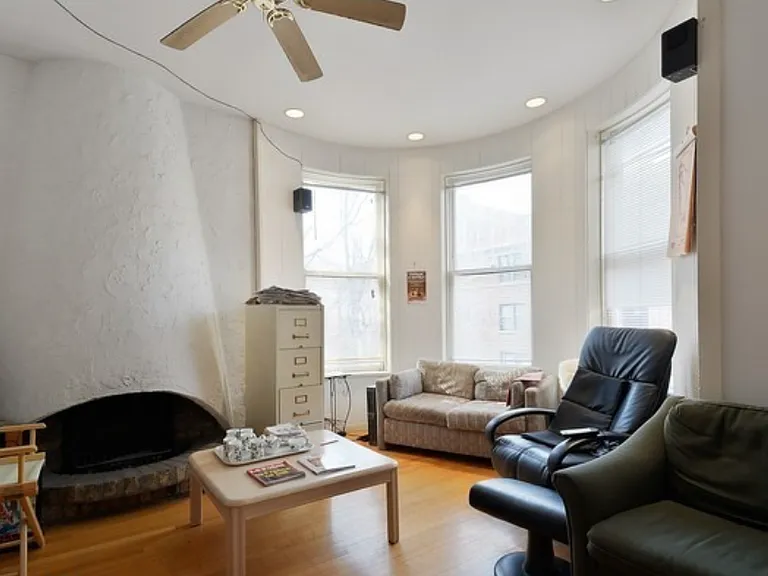 819 W Cuyler Ave — Photo 4