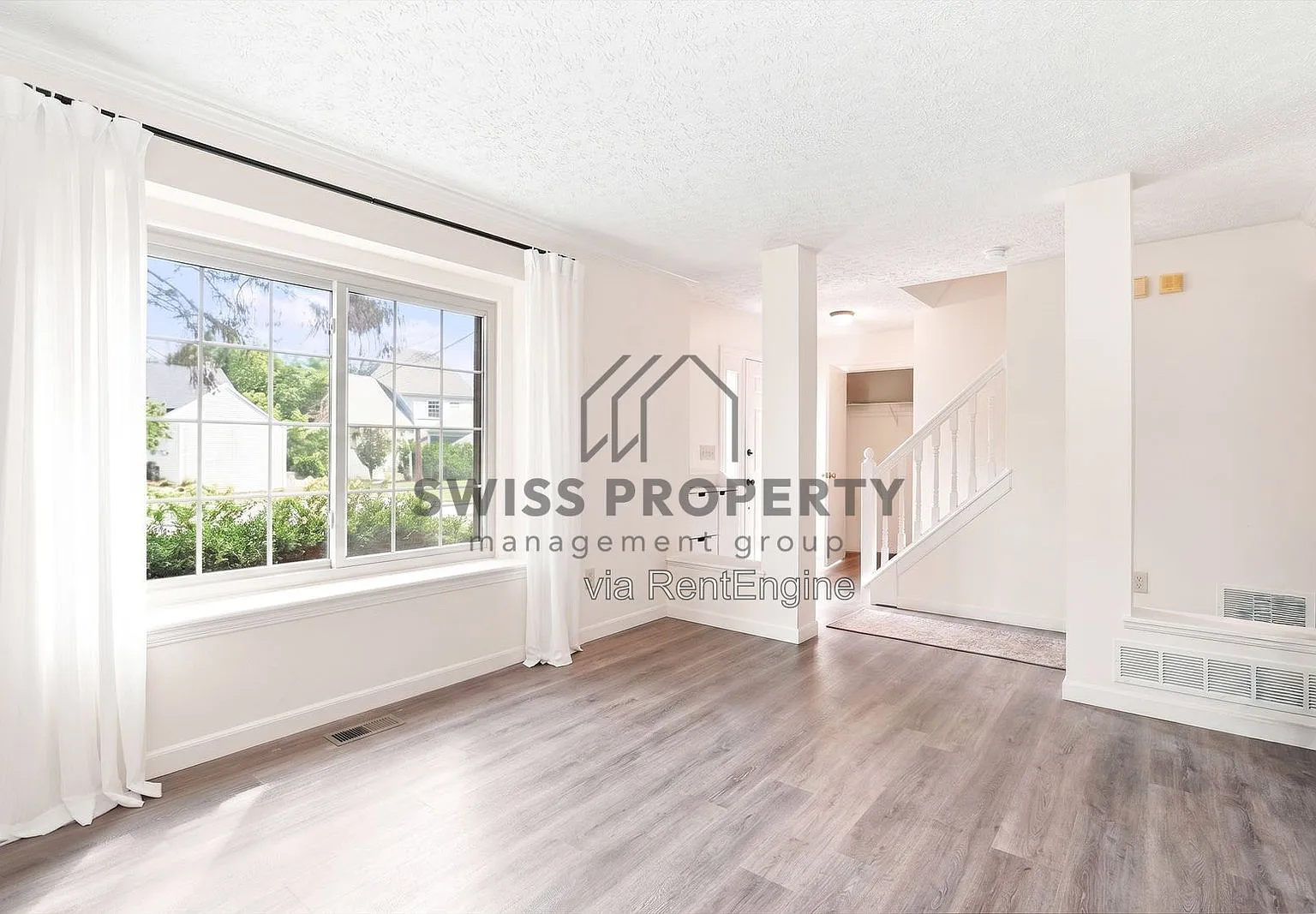 4 bed, 3.5 bath, 2335 sqft, $2,895 — Photo 4