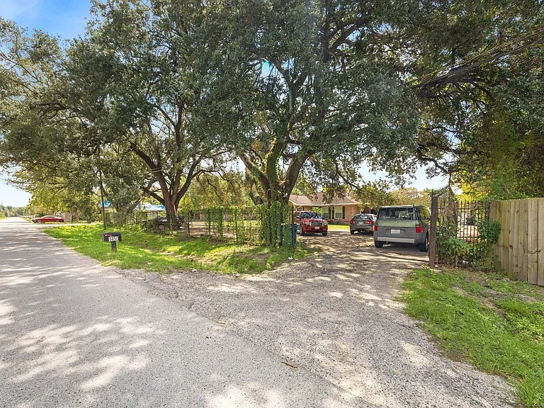 1450 Mesquite St — Photo 3
