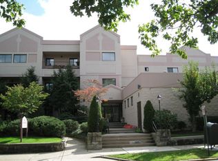 640 5th St APT 109, Oakmont, PA