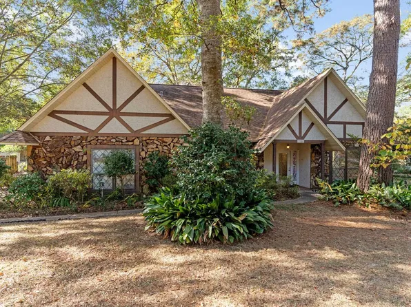 3958 Royal Oaks Dr, Tallahassee, FL 32309