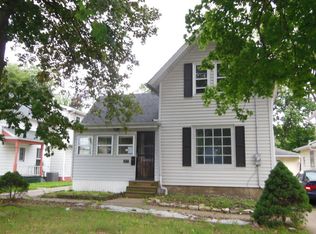 517 Villa St, Elgin, IL 60120