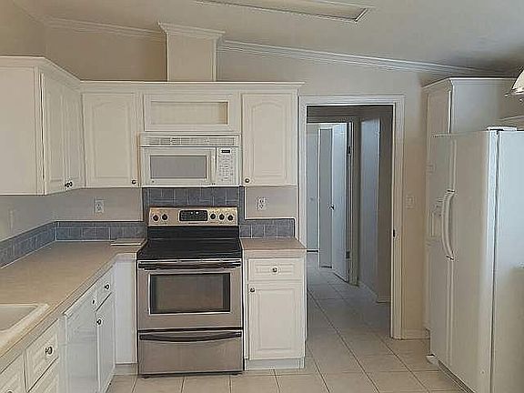 4th image of 2225 Crane Lakes Blvd
