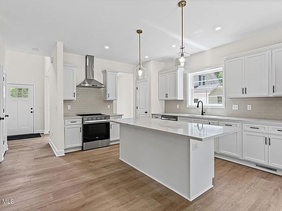 3rd image of 218 Consaul Road