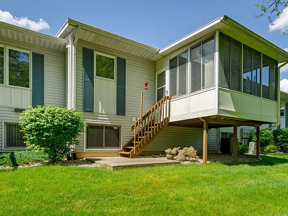4th image of 2826 Bridgeside Dr SE