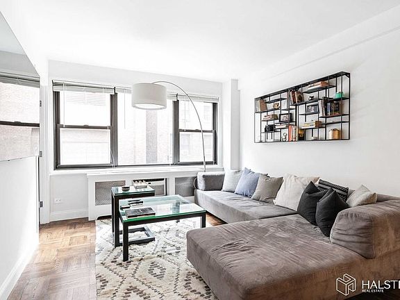 3rd image of 347 E 53rd St APT 1B