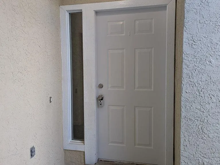 1349 Capri Dr — Photo 4