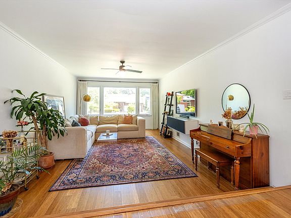 2nd image of 1 Forest Rd