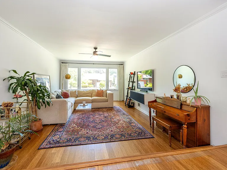 1 Forest Rd — Photo 2
