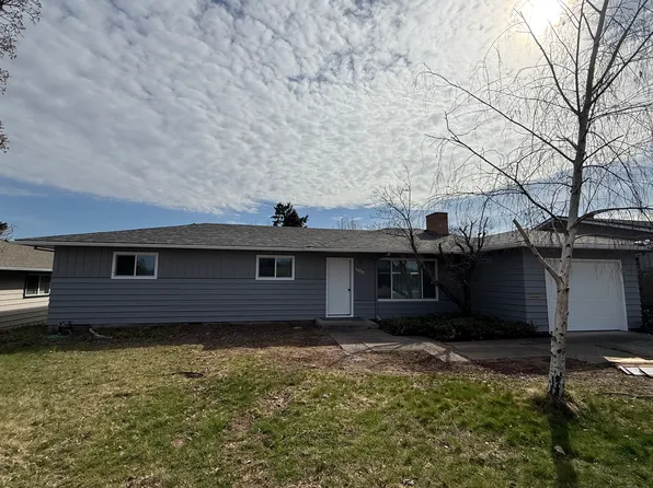 1408 Yucca St, Medford, OR 97504