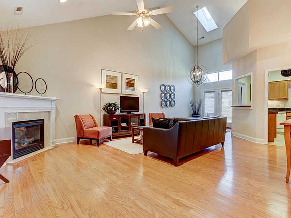 3rd image of 2253 Lucado Way