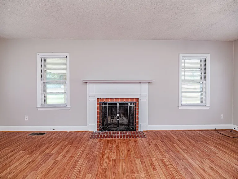 310 Park Ave — Photo 21