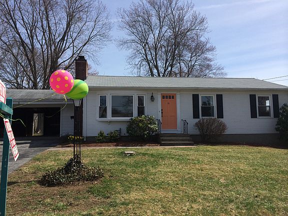 5th image of 16 Beachwood Dr