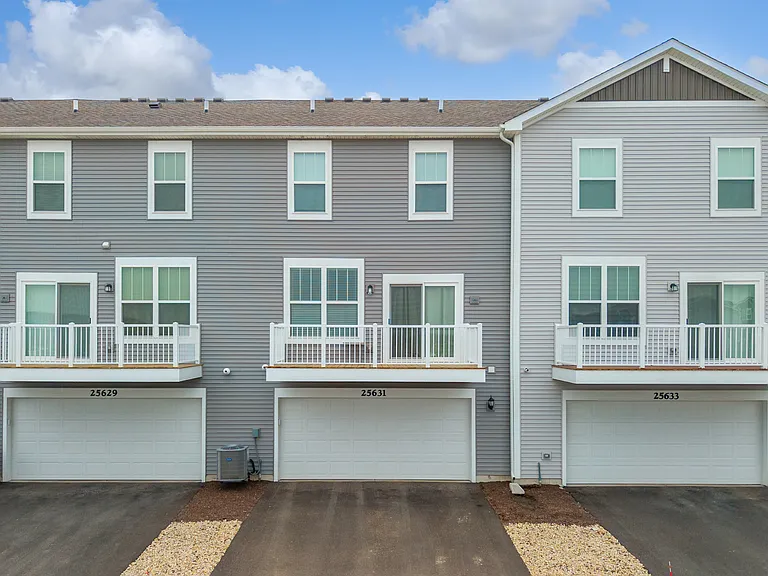 25631 W Wakefield Dr — Photo 34