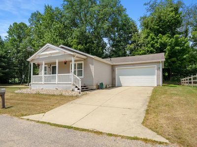 54438 River Birch Dr, Eau Claire, MI, 49111