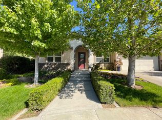 10325 Moura Ct, Elk Grove, CA 95757