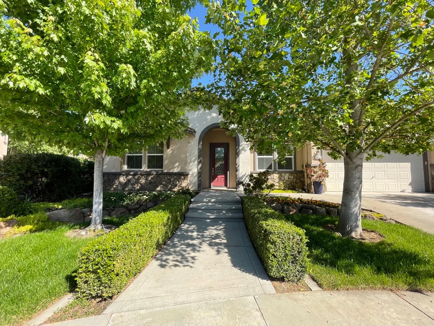 10325 Moura Ct photo 1