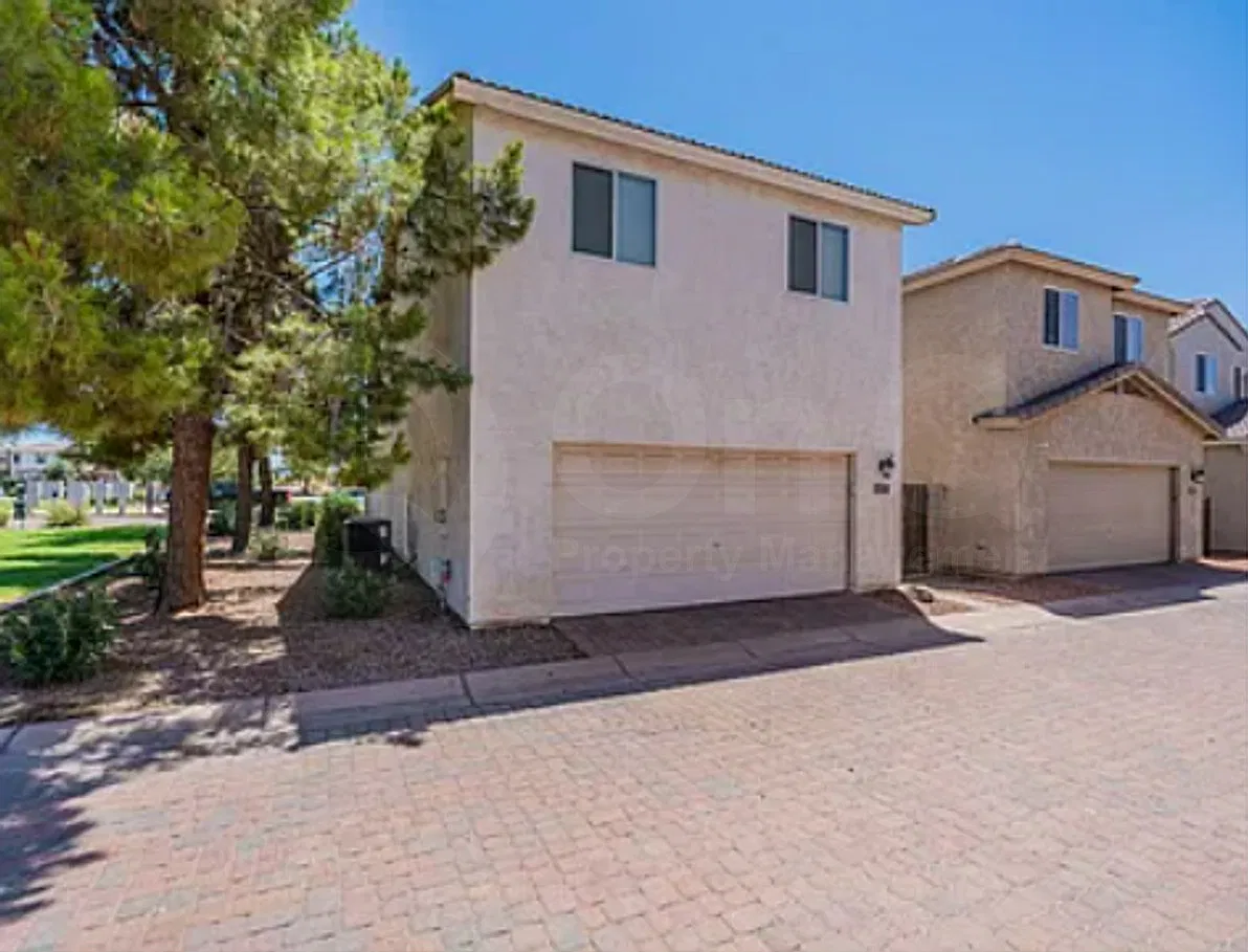 4 bed, 3.0 bath, 1803 sqft, $1,899 — Photo 3