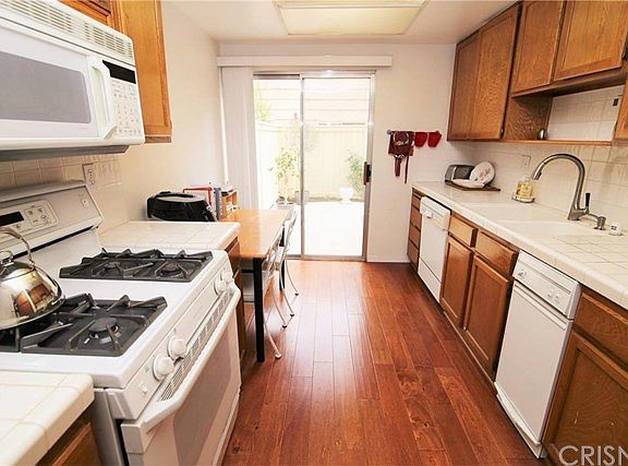 4th image of 18230 Andrea Cir S Unit 3