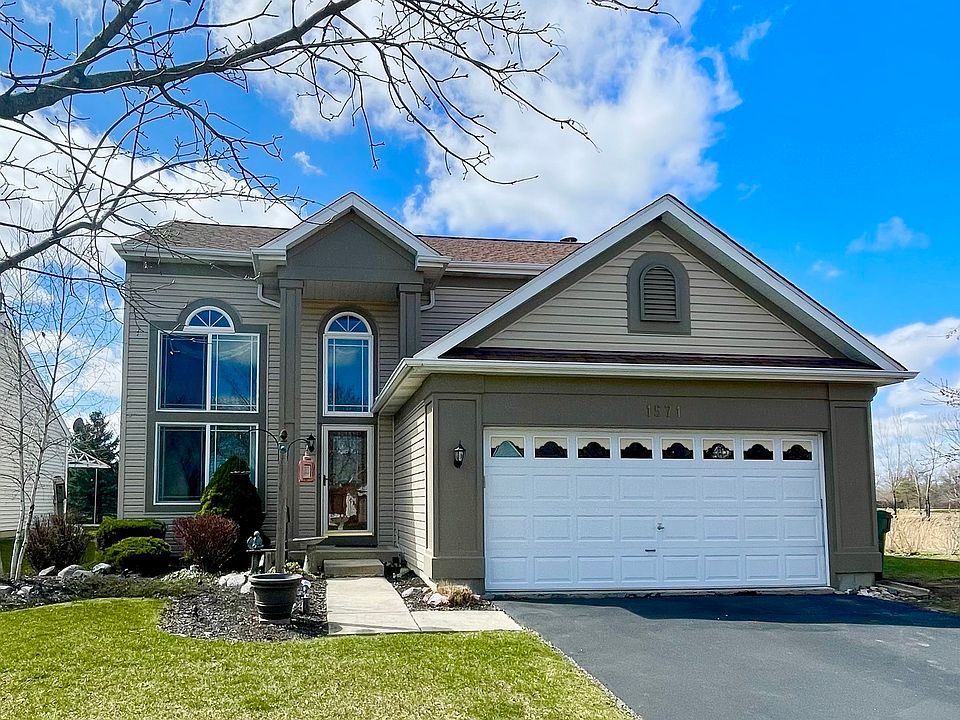 1st image of 1571 Oxford Cir