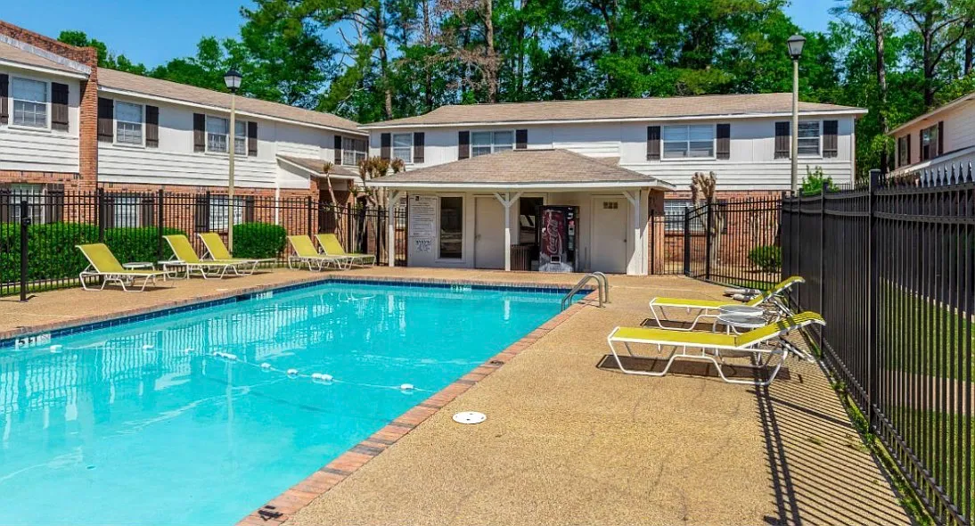 2 bed, $855 — Photo 2