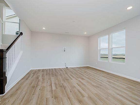 5th image of 7865 Newbury Rd