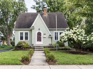 869 Shuler St, Elgin, IL 60123